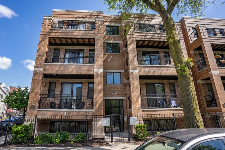 ErieOhio Apartments, 19521956 W. Erie and Ohio Street, Chicago, IL